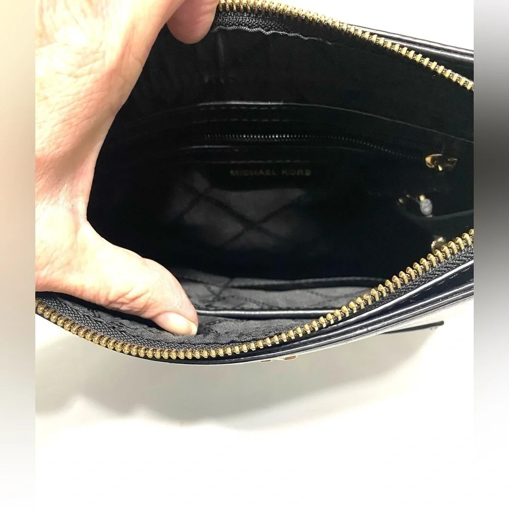MICHAEL KORS Gloria Soft Leather Front Pocket Black Crossbody - Picture 5 of 17